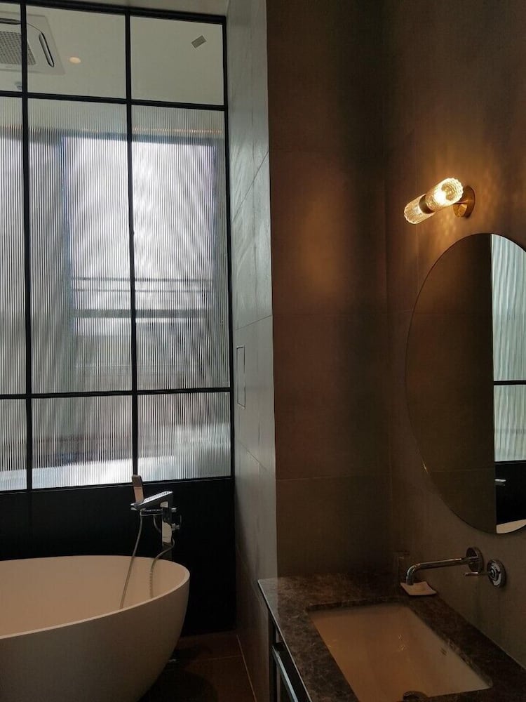Deluxe Room - Photo 8