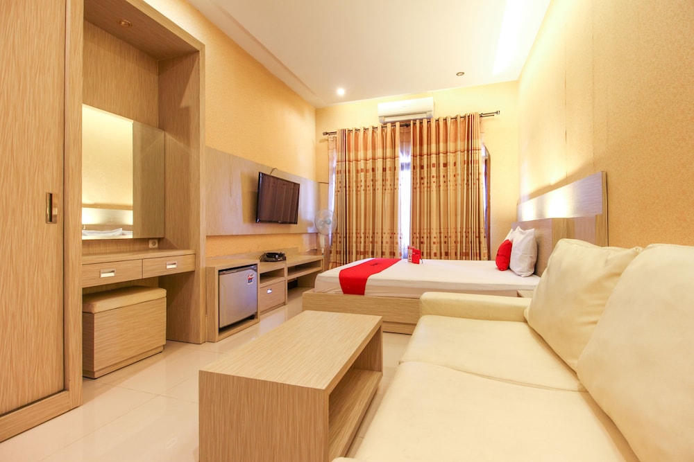 Family Room - Photo 8