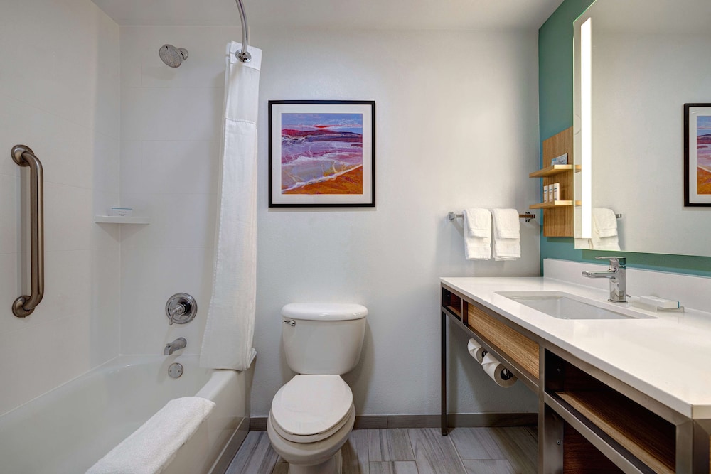 Suite, 2 Double Beds, Accessible - Photo 5