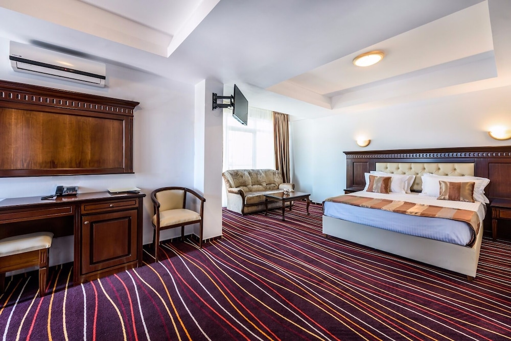Comfort Triple Room