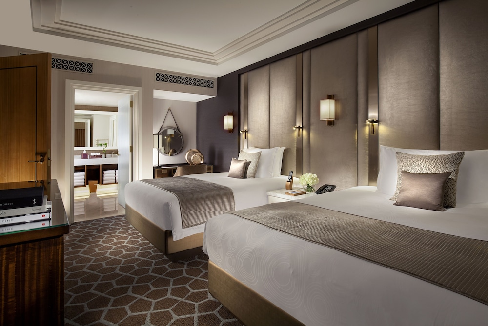 Lyon Premier Suite Double with Eiffel Tower View