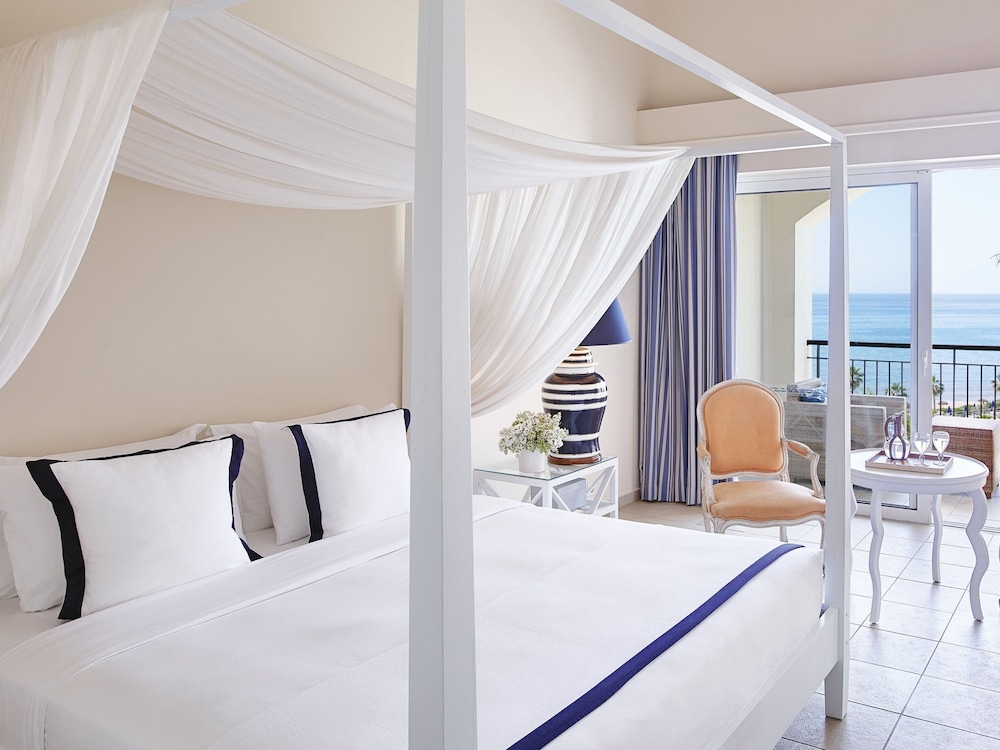 Luxury Guestroom Sea View - Photo 3