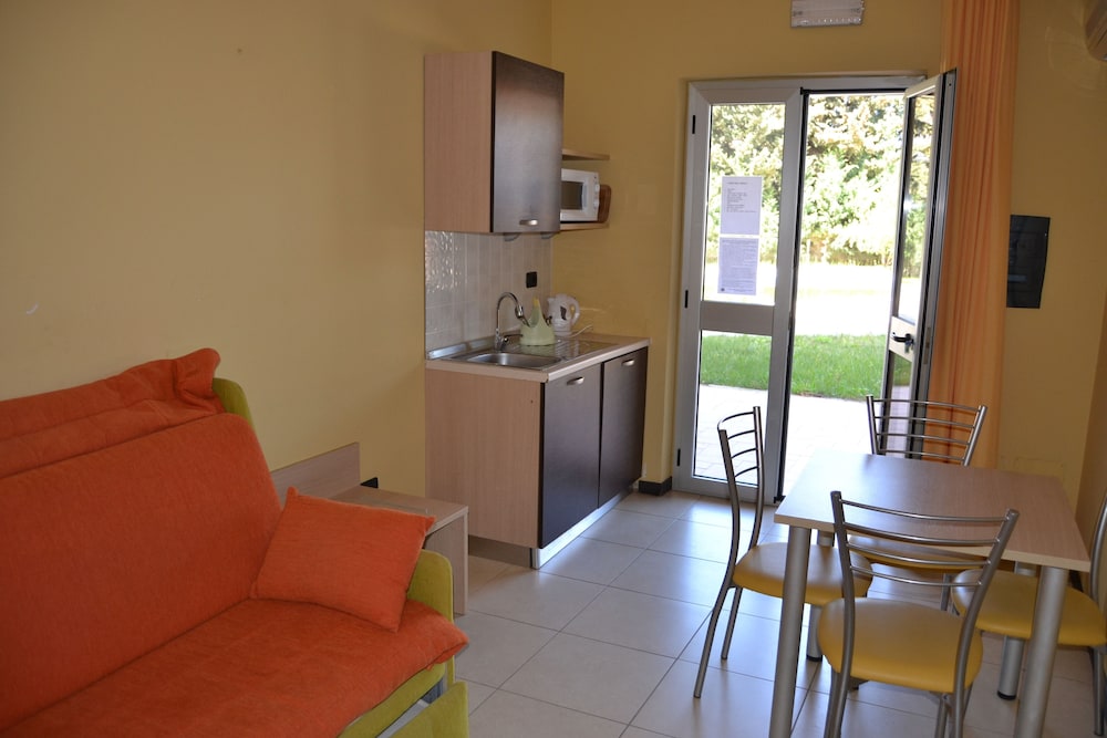 Apartment, 1 Bedroom, Pool View (3 PAX) photo 2