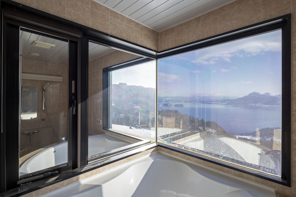 Deluxe Twin Room, Non Smoking, Lake View photo 3