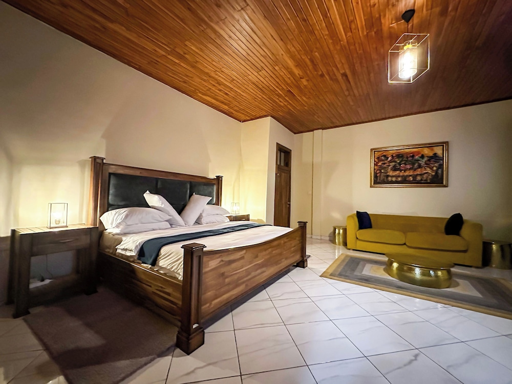 Executive Suite photo 3
