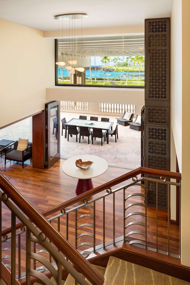 Makai 1 Bedroom Owner Suite, Ocean View, 1 King & Queen Sofa Bed, two floors thumbnail 5