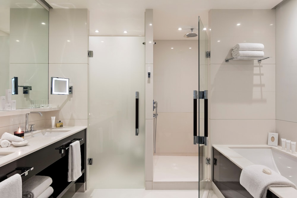 Junior Suite, City View