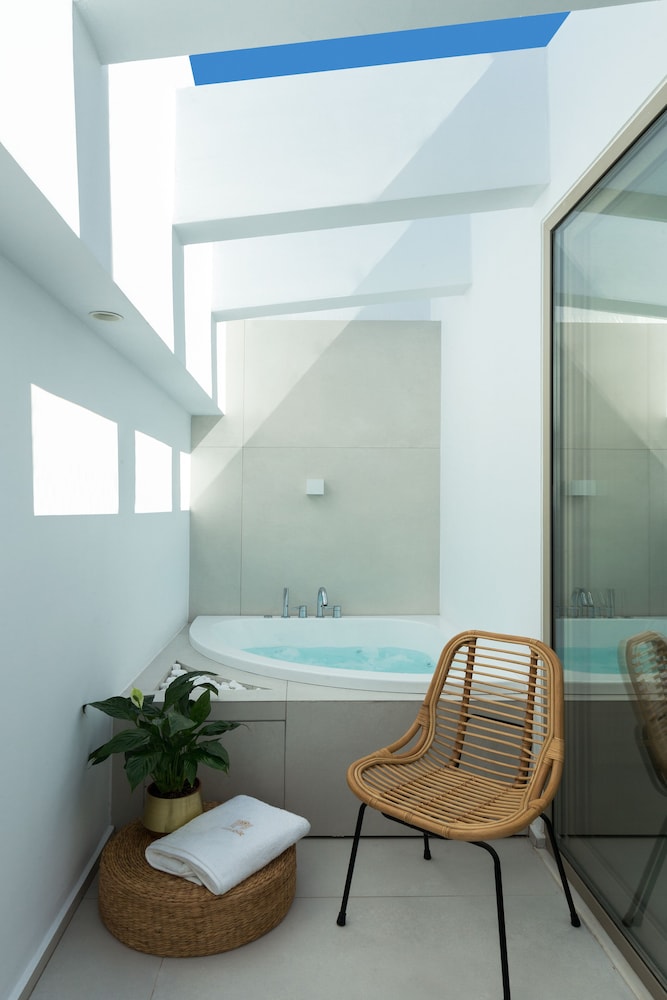 Honeymoon suite with Spa bath (Sunstone) photo 2