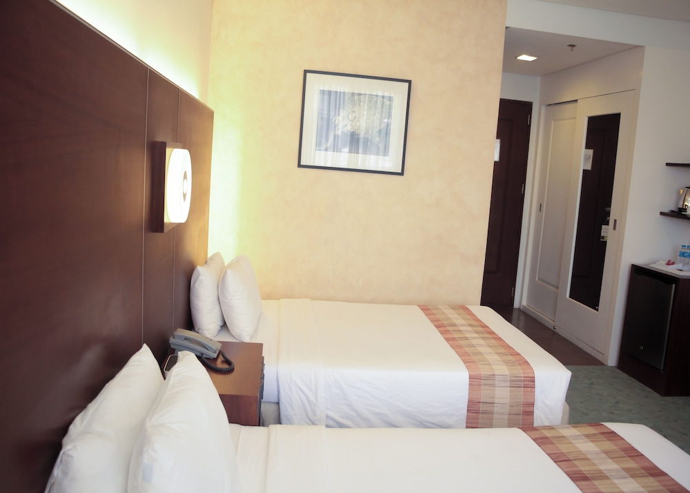 Deluxe Room - Photo 5