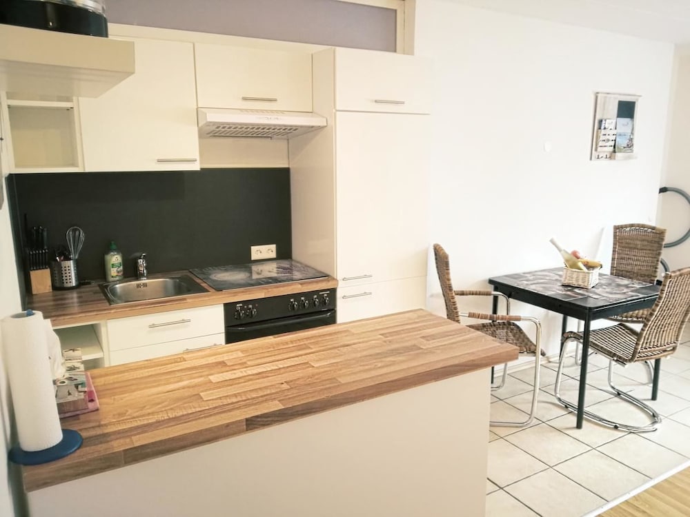Studio, 1 Bedroom photo 3