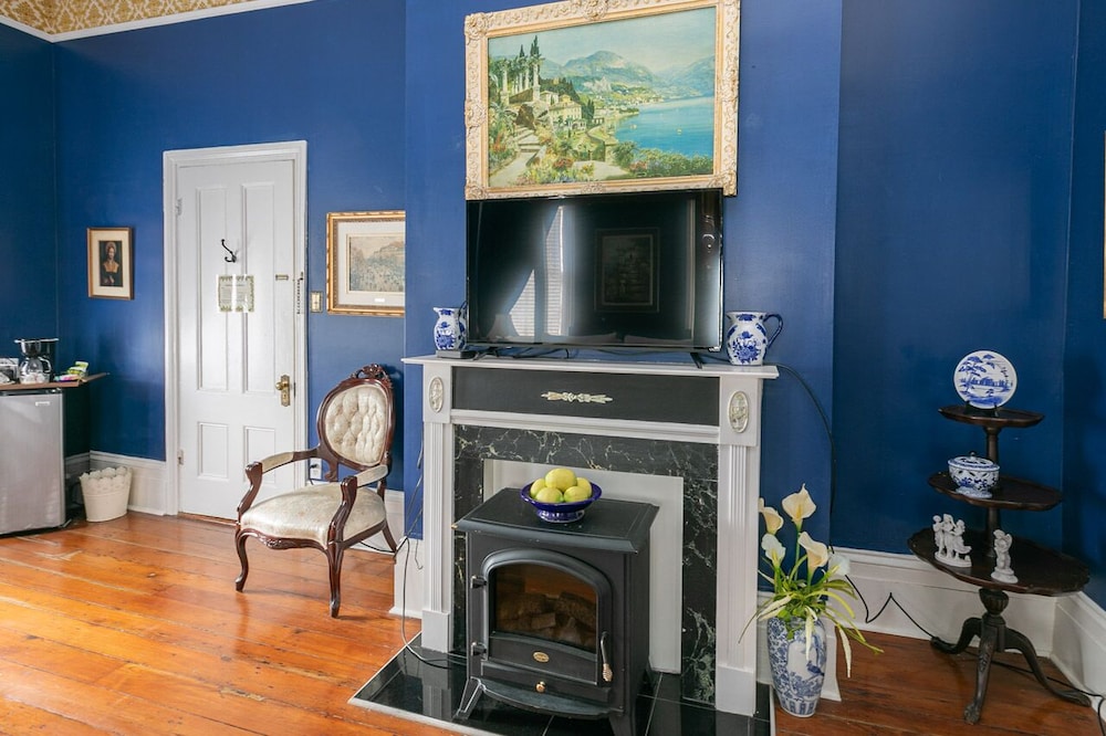 Blue Lilac Suite photo 2