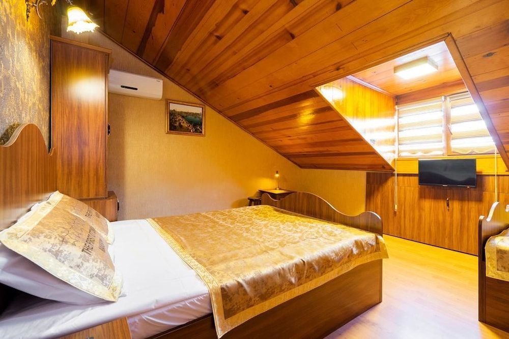 Economy Double Room photo 3