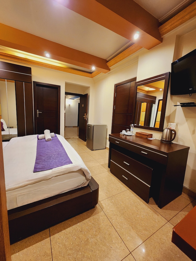Deluxe Room - Photo 3