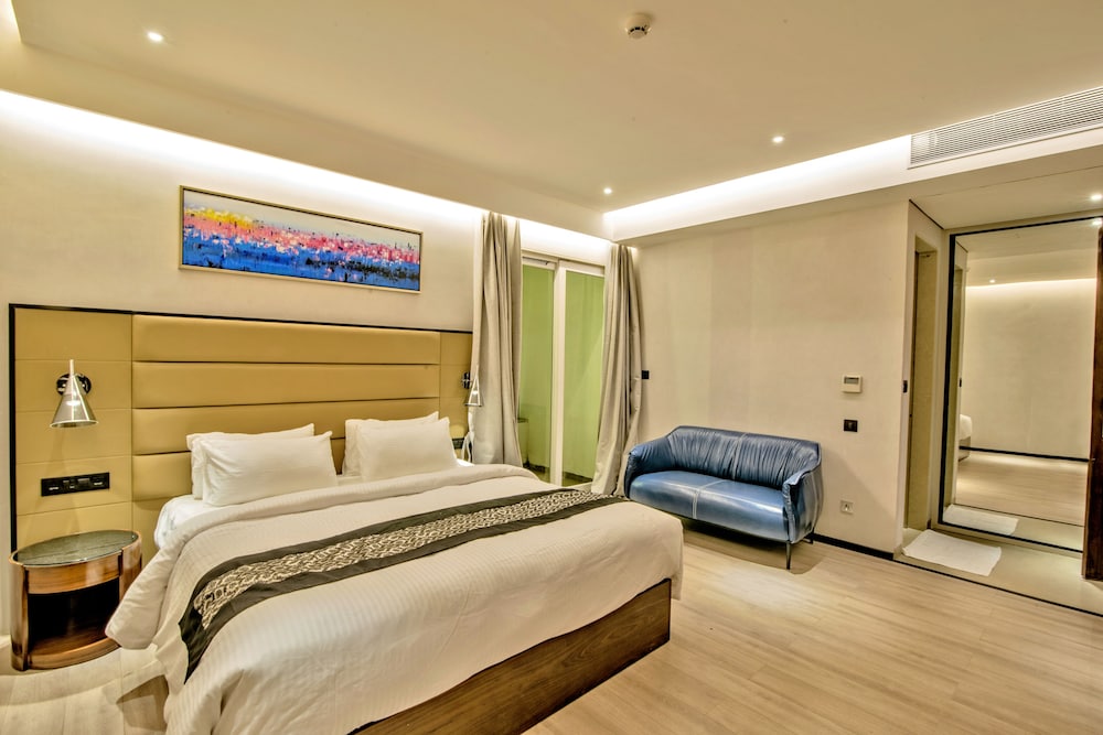 Executive Room - Photo 1