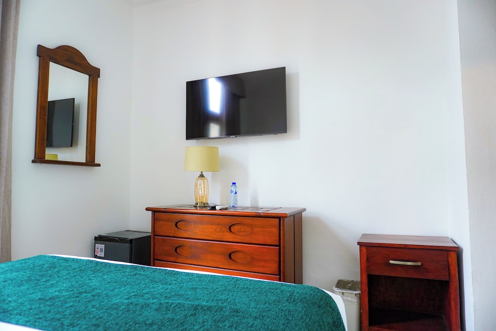 Room, 1 Queen Bed, Non Smoking, Balcony (Colony Building) photo 2