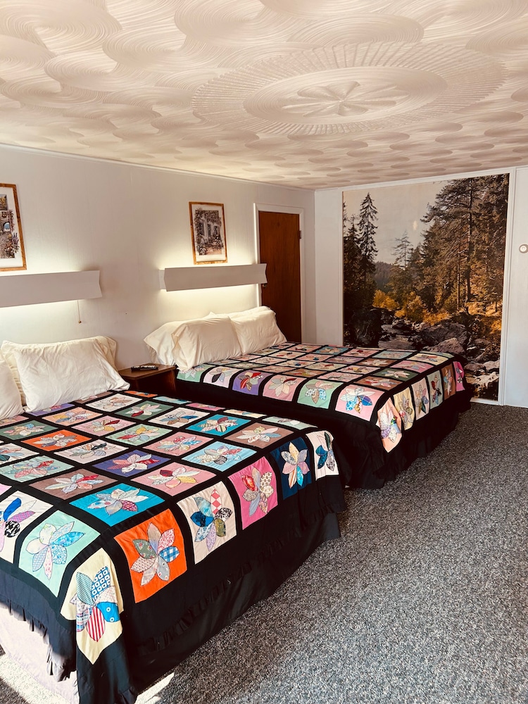 Superior Double Room, 2 Queen Beds, Kitchenette photo 1