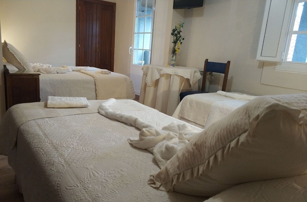 Quadruple Room - Photo 1
