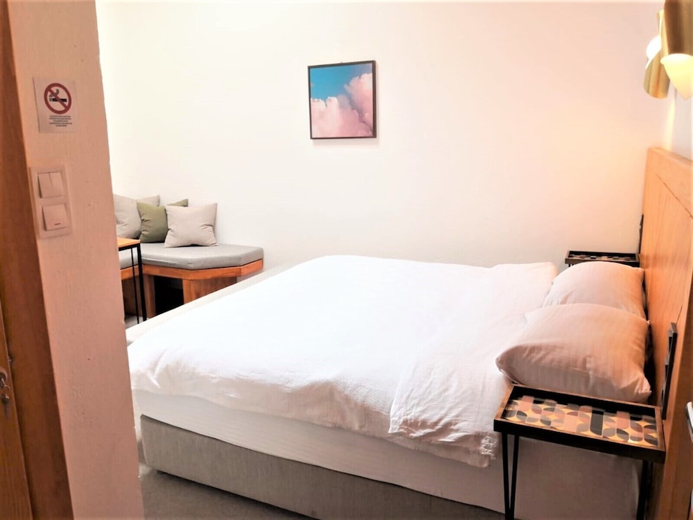 Signature Double or Twin Room, Non Smoking photo 3