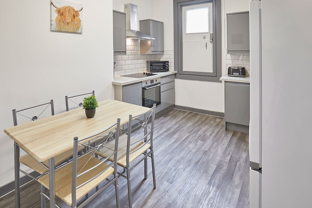 Apartment photo 2