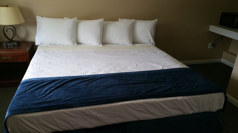 Standard Room, 1 King Bed photo 1