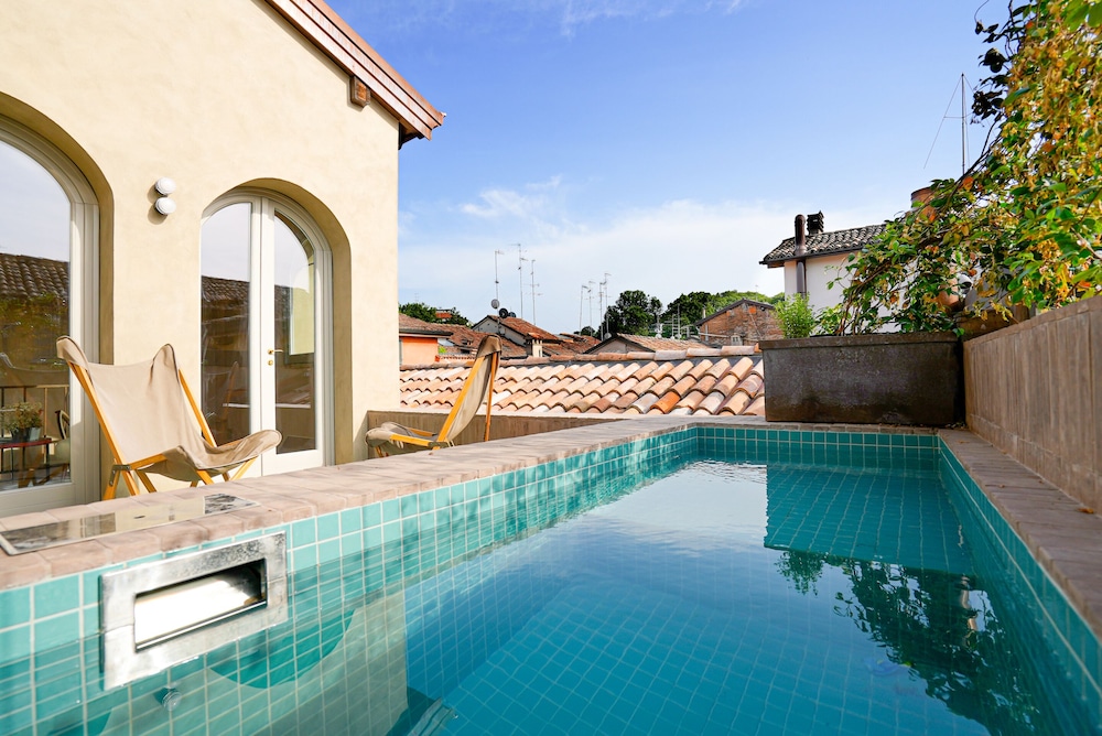 Luxury Suite, Private Bathroom, Pool View (Suite Roof Top)