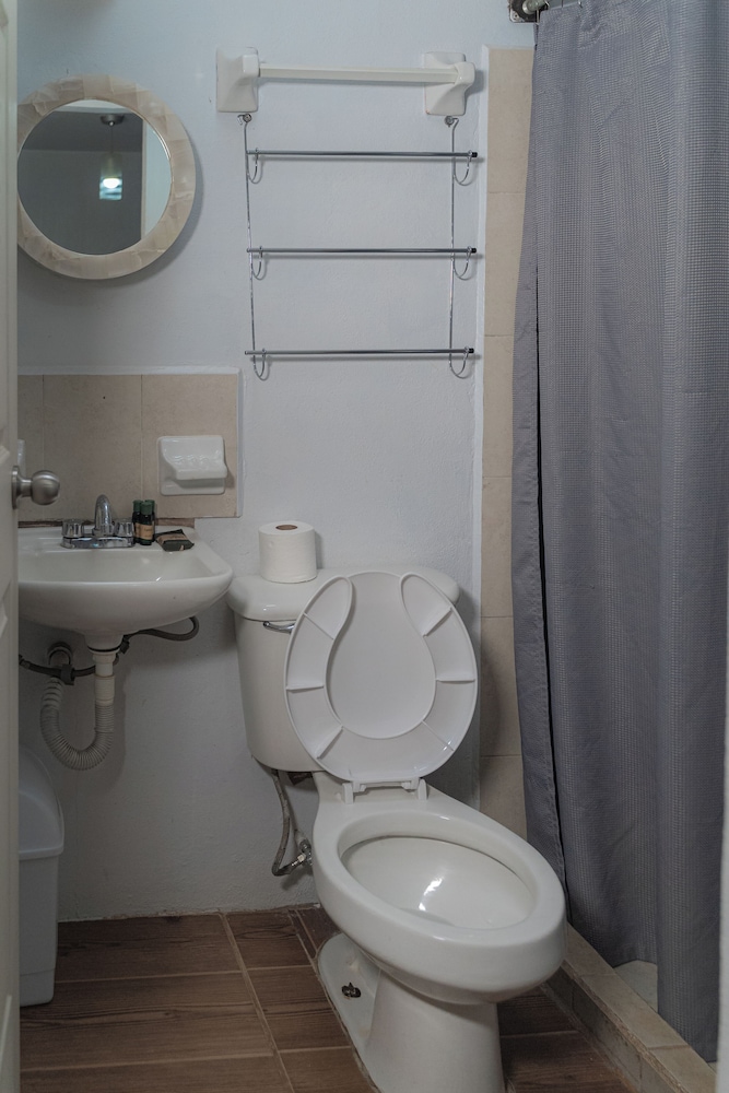 Basic House, 2 Bedrooms, Non Smoking photo 3