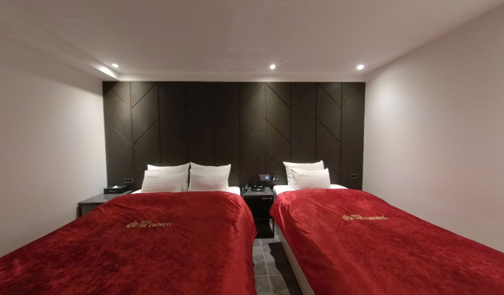 Luxury Suite photo 3