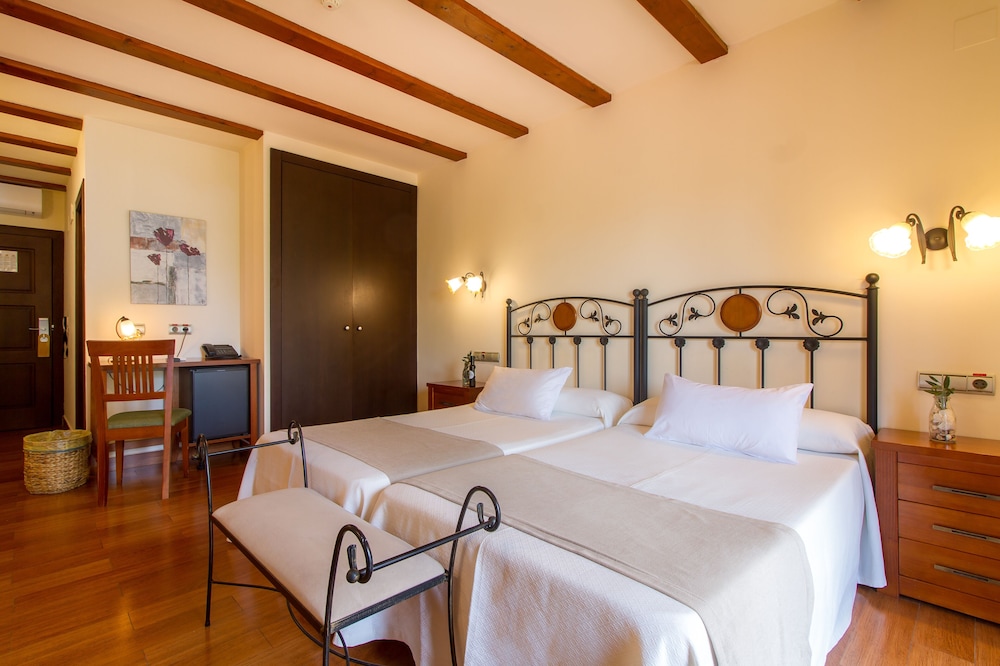 Traditional Twin Room, Balcony - Photo 9