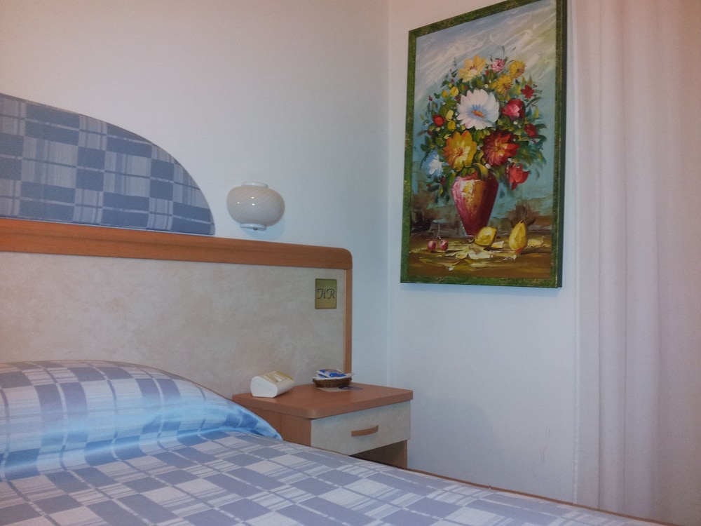 Single Room photo 1