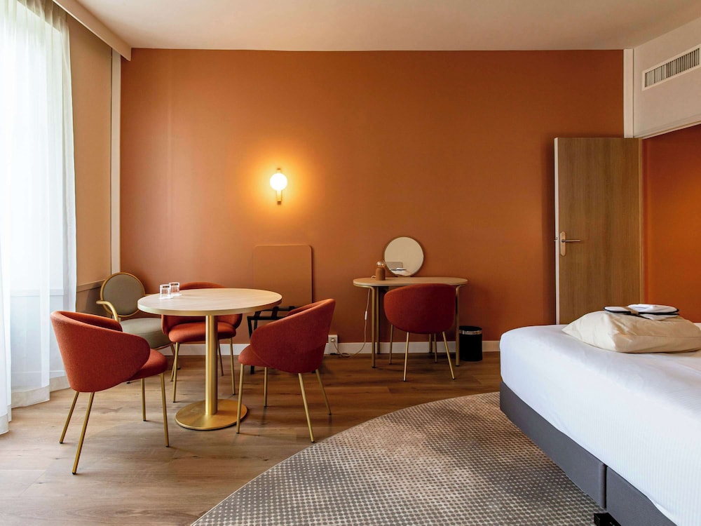 Privilege, Room, 1 King Bed - Photo 10