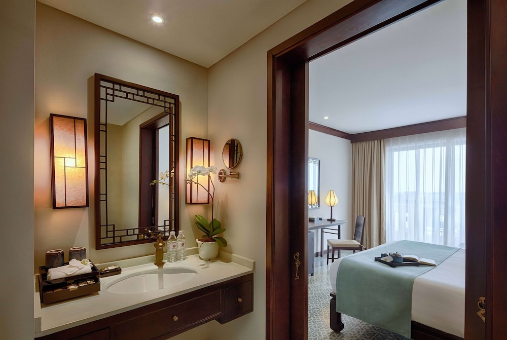 Deluxe Room, 2 Twin Beds, Balcony (Ocean/Riverside View) - Photo 2