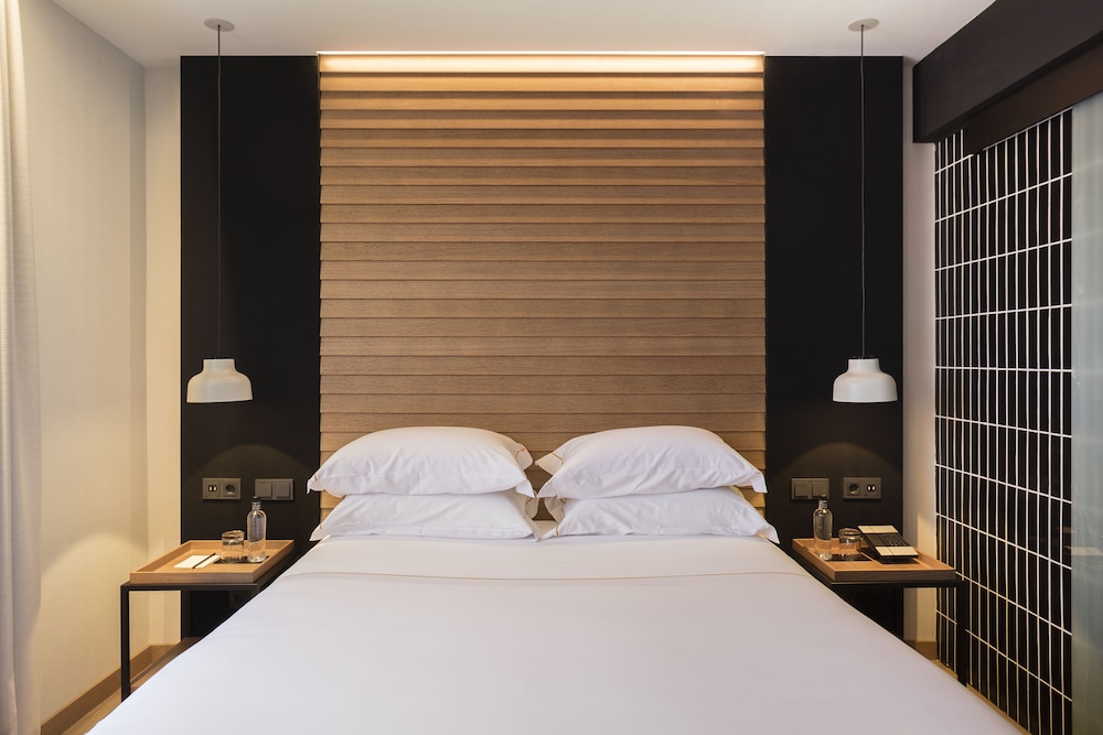 Double Room (individual)