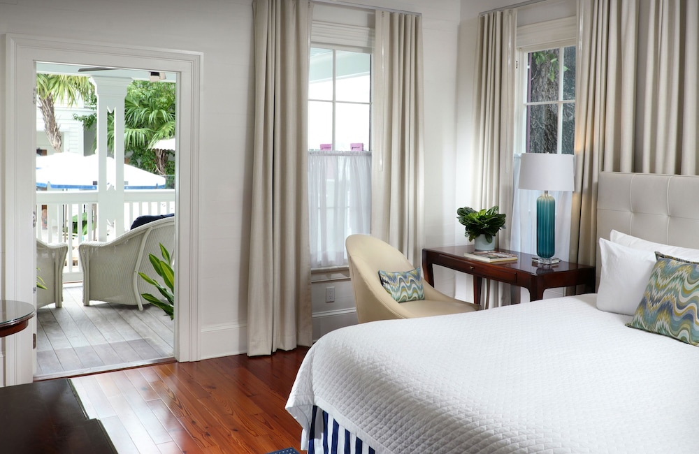 414 Balcony Deluxe photo 2