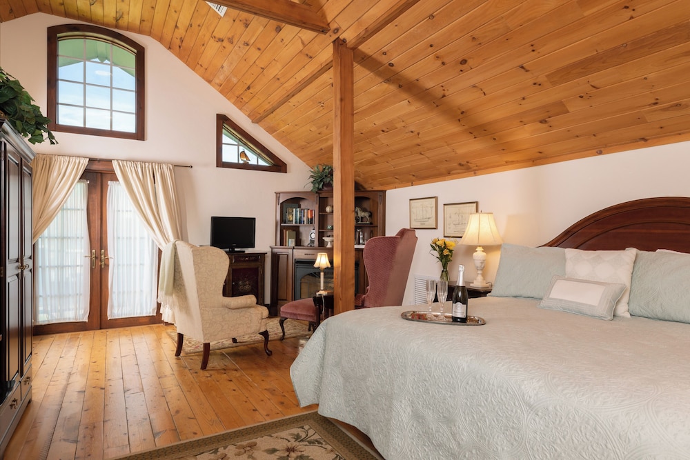 Premium Room, 1 King Bed photo 1