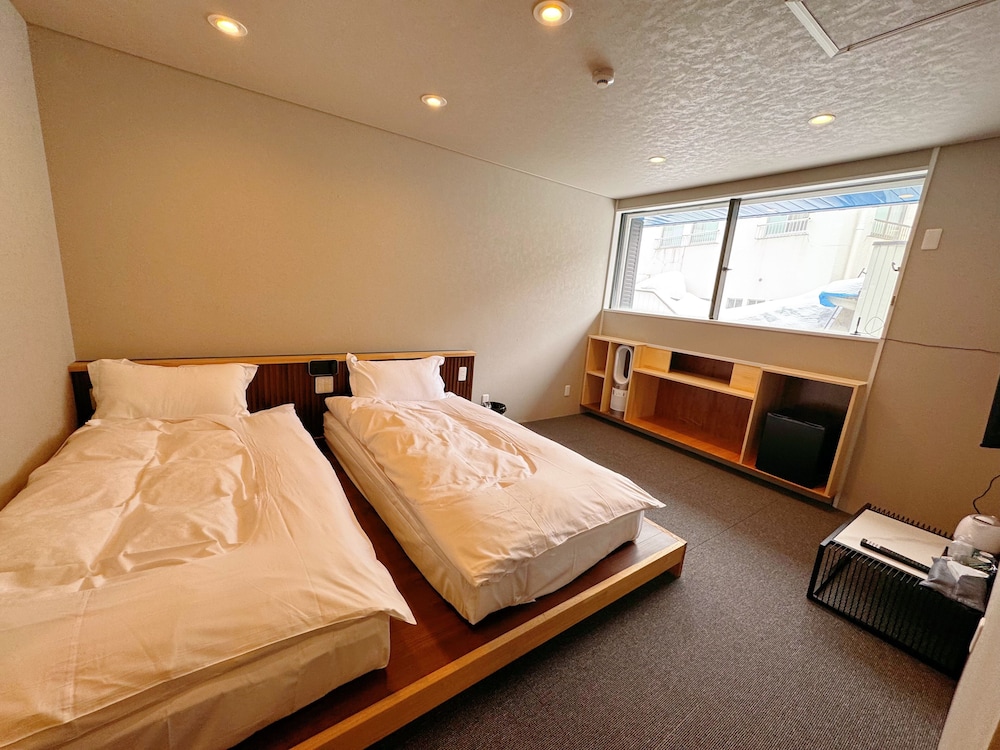 Standard Twin Room, Mountain View photo 2