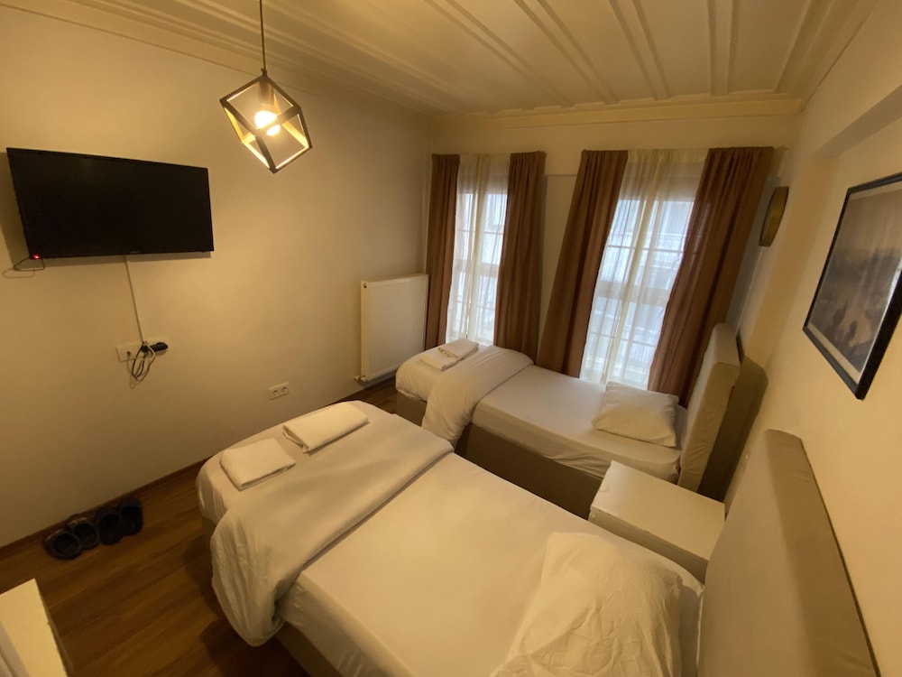 Economy Double or Twin Room photo 2