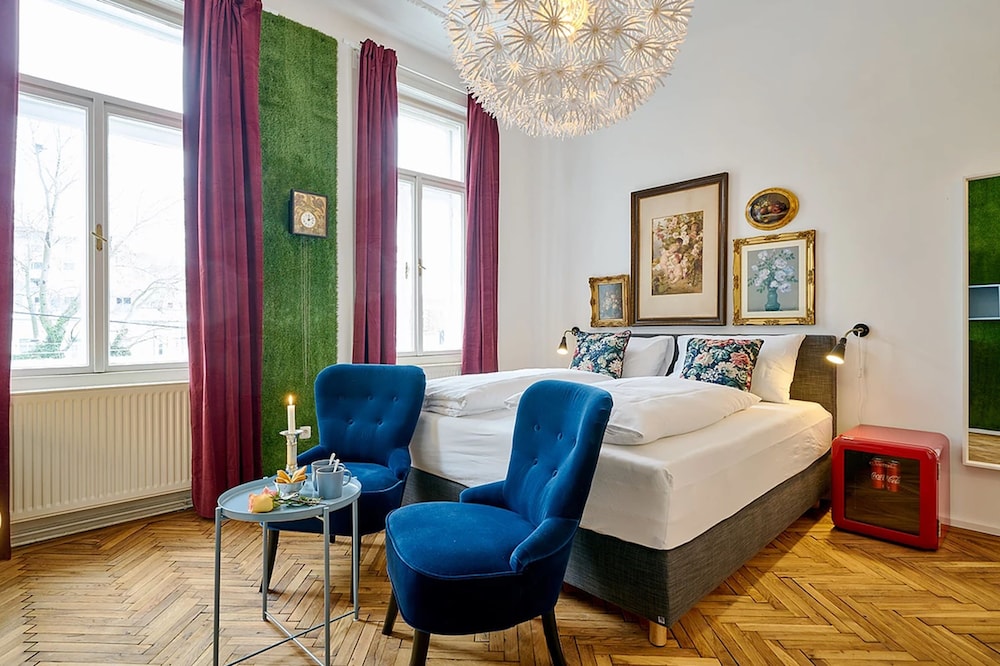 Double Room with balcony, shower, shared toilet "Koi"