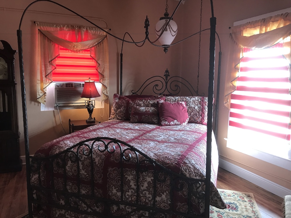 Diamond Suite, 1 Queen Bed (Second floor) photo 2