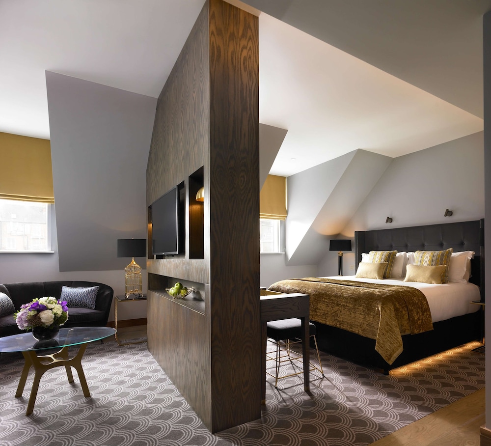 Suite, 1 King Bed (Experience) thumbnail 6