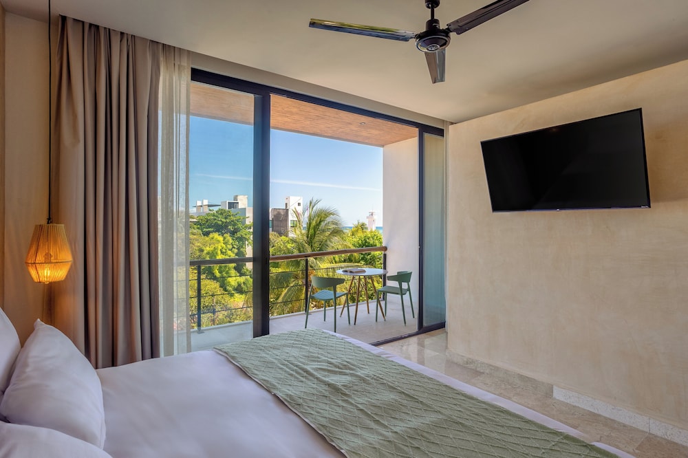 Deluxe Studio, Balcony photo 1