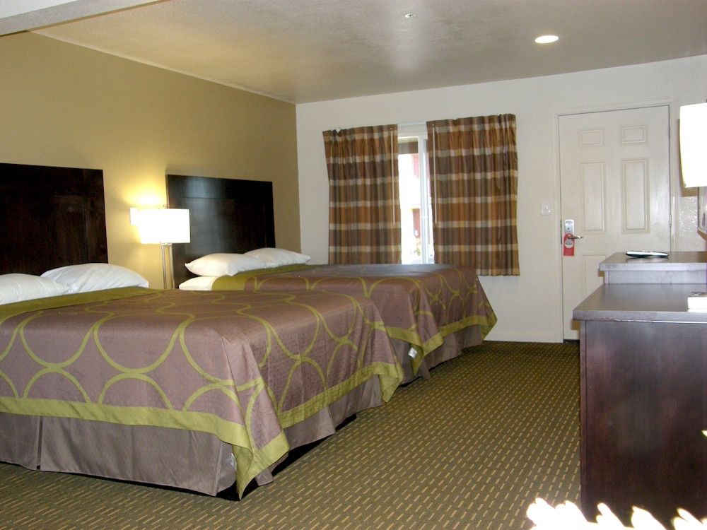 Comfort Double Room, 2 Queen Beds - Photo 2
