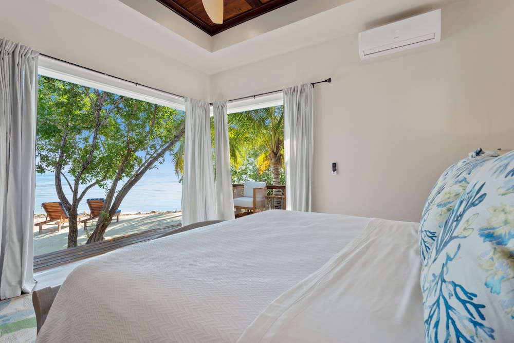 Oceanfront Villa Room