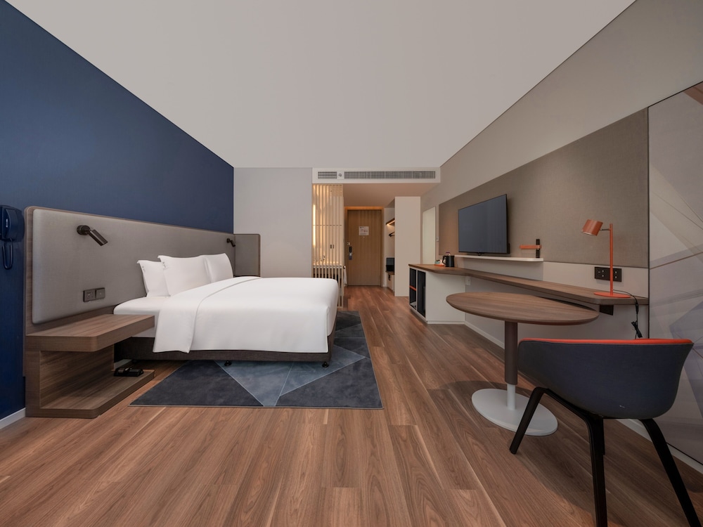 Standard Room, 1 King Bed, Accessible
