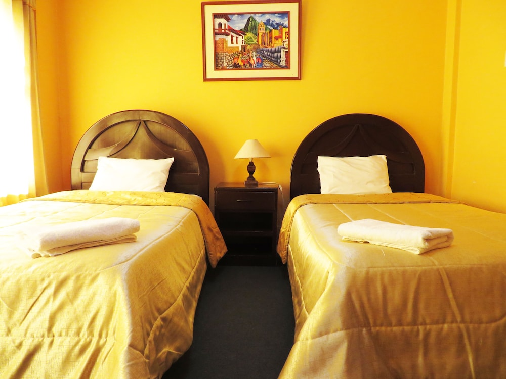 Standard Twin Room, Multiple Beds, Mountain View photo 2