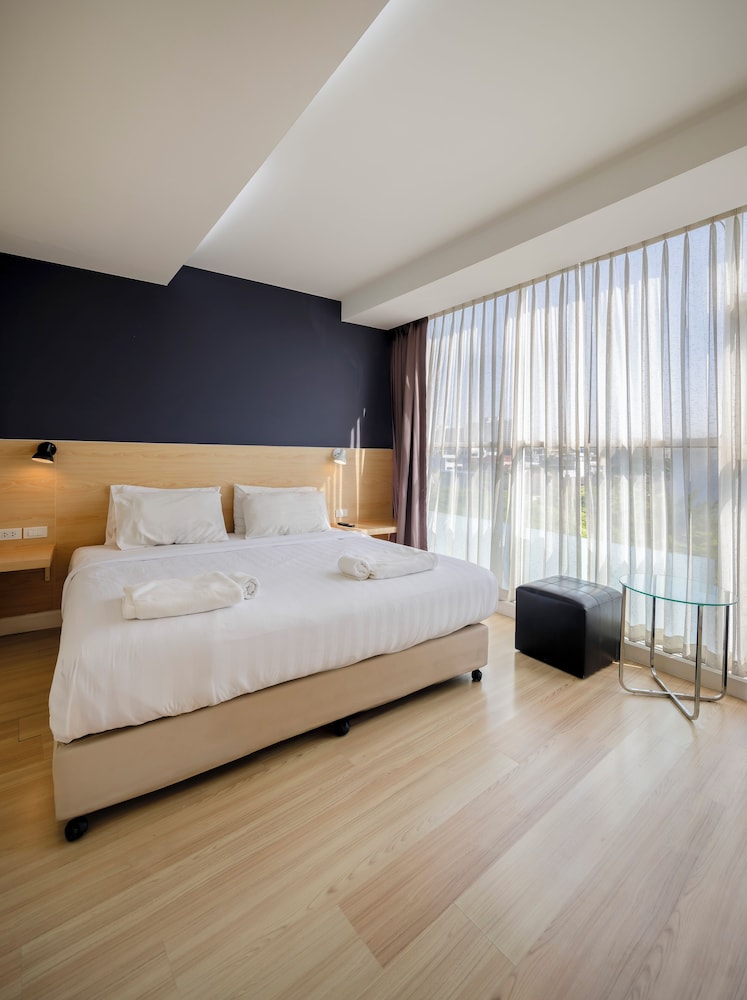 Standard Double Room, Non Smoking, Canal View photo 1