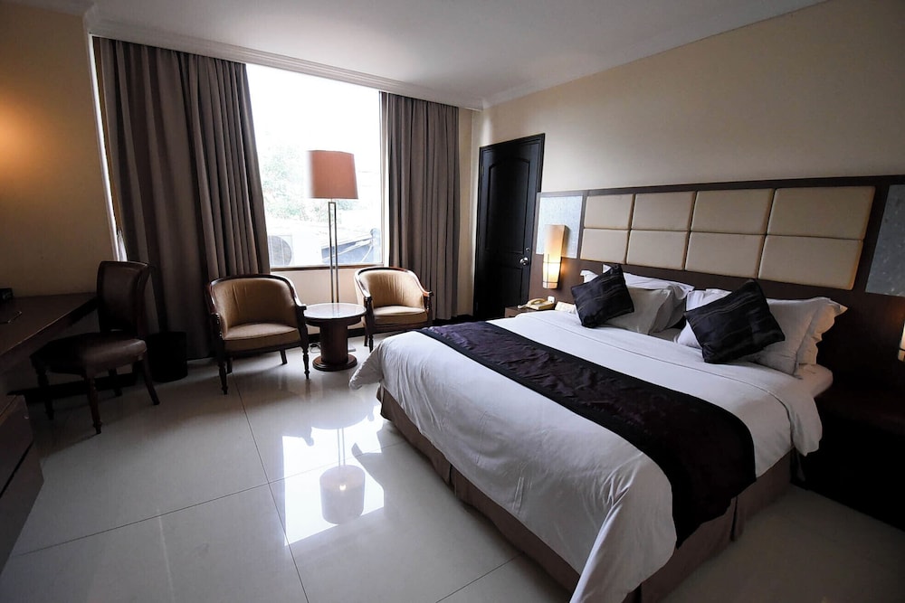 Executive Room photo 3