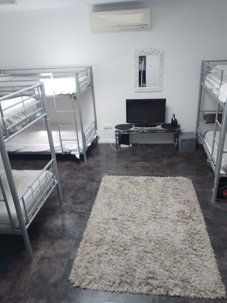 8 Bed Mixed Dorm photo 1