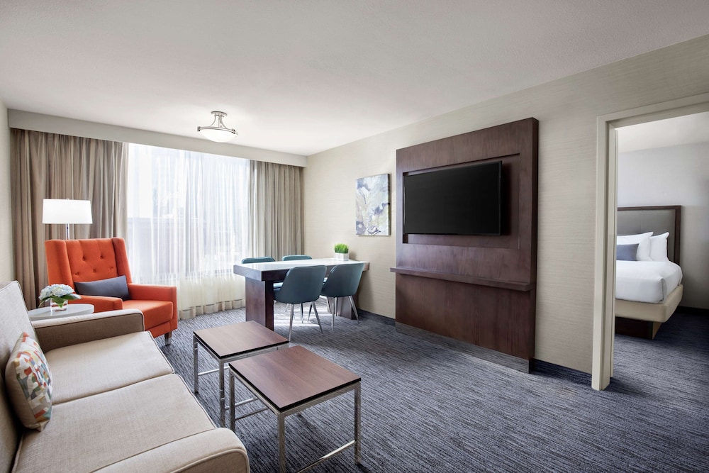 Executive Suite, 2 Queen Beds, Corner photo 1