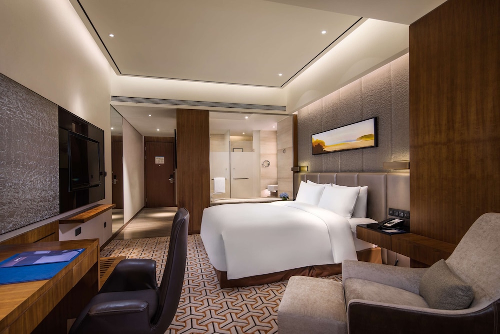 Deluxe Room - Photo 5