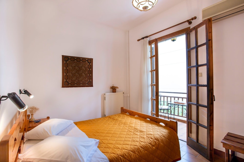 Comfort Room, 1 Double or 2 Twin Beds, Balcony, Sea View photo 2